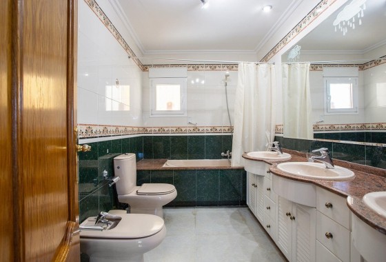 Revente - Villa Individuelle -
Torrevieja - Torreta florida