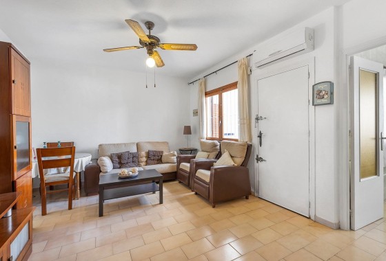 Herverkoop - Stadswoning -
Torrevieja - Calas blanca