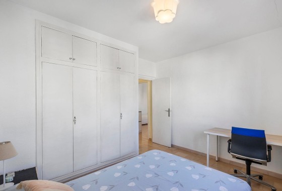 Herverkoop - Stadswoning -
Torrevieja - Calas blanca