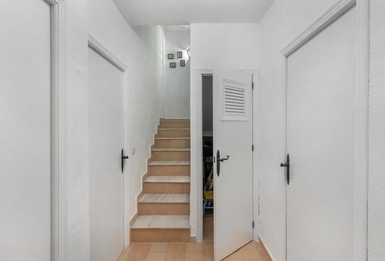 Herverkoop - Stadswoning -
Torrevieja - Calas blanca