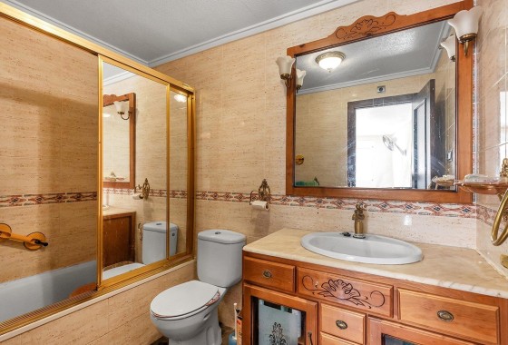 Herverkoop - Appartement / Flat -
Torrevieja - Estacion de autobuses