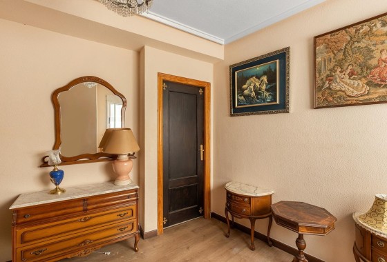 Herverkoop - Appartement / Flat -
Torrevieja - Estacion de autobuses