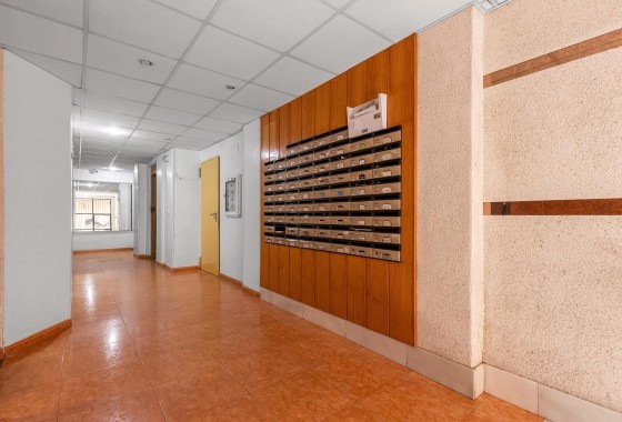 Herverkoop - Appartement / Flat -
Torrevieja - Estacion de autobuses