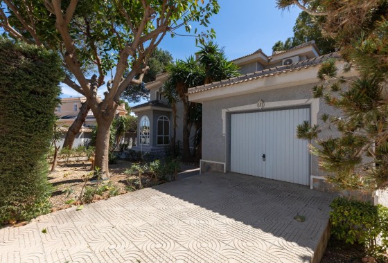 Herverkoop - Vrijstaande Villa -
Rojales - Pueblo Bravo