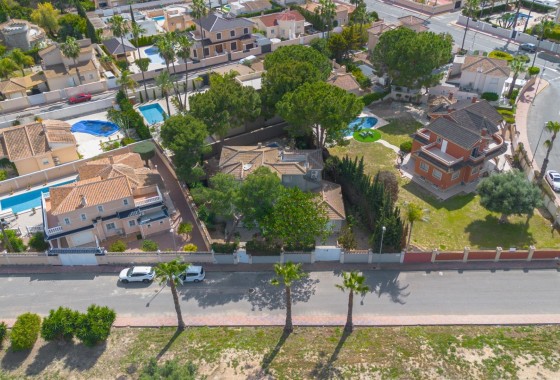 Herverkoop - Vrijstaande Villa -
Rojales - Pueblo Bravo