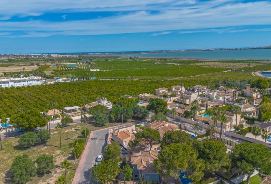 Herverkoop - Vrijstaande Villa -
Rojales - Pueblo Bravo