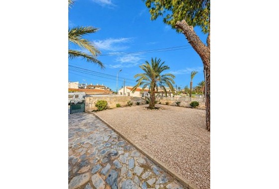 Herverkoop - Vrijstaande Villa -
Torrevieja - Aguas Nuevas