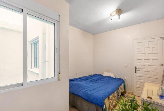 Venta - Apartamento / Piso -
Torrevieja - Centro - Muelle Pesquero