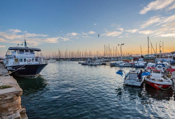 Venta - Apartamento / Piso -
Torrevieja - Centro - Muelle Pesquero