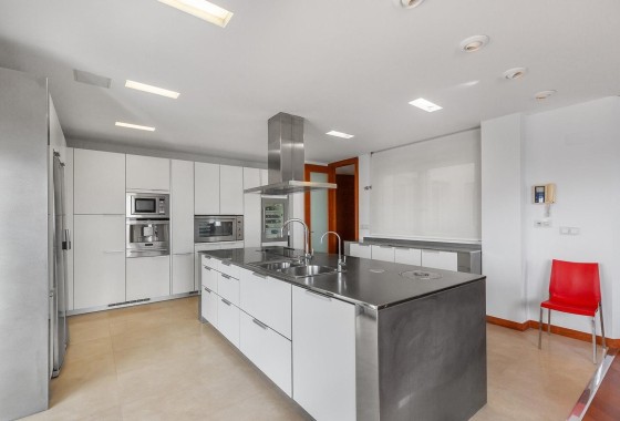 Herverkoop - Appartement / Flat -
Torrevieja - Paseo maritimo