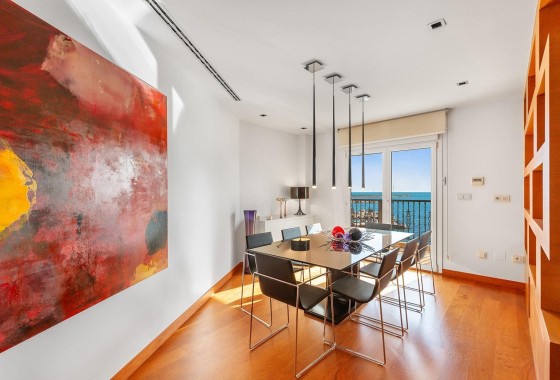 Herverkoop - Appartement / Flat -
Torrevieja - Paseo maritimo