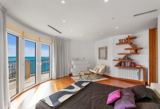 Herverkoop - Appartement / Flat -
Torrevieja - Paseo maritimo