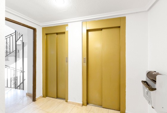 Venta - Apartamento / Piso -
Torrevieja - Centro