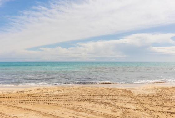 Sprzedaż - Apartament / Mieszkanie -
Torrevieja - Playa de los Locos