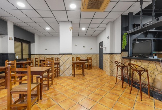 Herverkoop - Commercieel -
Torrevieja - Estacion de autobuses