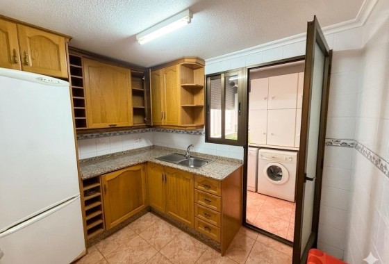 Sprzedaż - Apartament / Mieszkanie -
Torrevieja - Playa del Cura