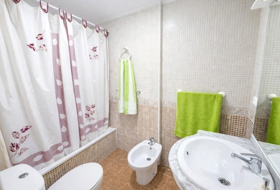 Sprzedaż - Apartament / Mieszkanie -
Torrevieja - Centro