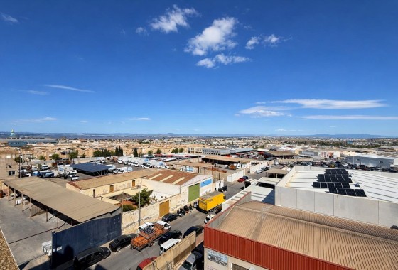 Sprzedaż - Apartament / Mieszkanie -
Torrevieja - Centro