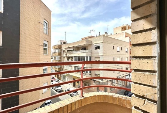 Sprzedaż - Apartament / Mieszkanie -
Torrevieja - Center