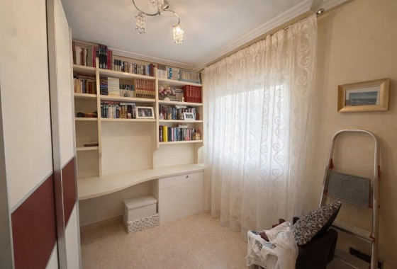 Sprzedaż - Apartament / Mieszkanie -
Torrevieja - Playa del Cura