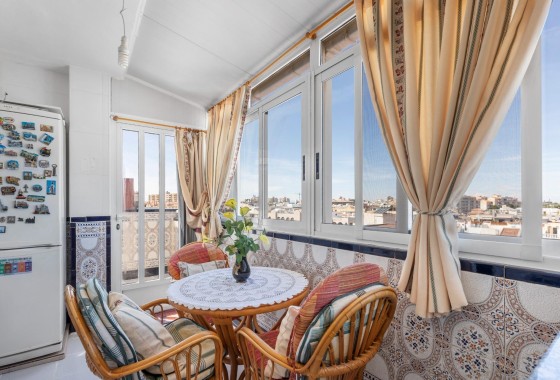 Sprzedaż - Apartament / Mieszkanie -
Torrevieja - Playa del Cura