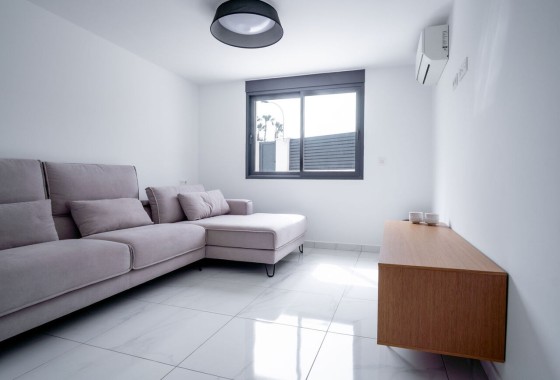 Sale - Detached Villa -
Torrevieja - La Valeta