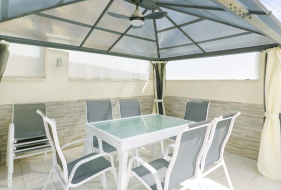 Herverkoop - Stadswoning -
Torrevieja - Punta Prima