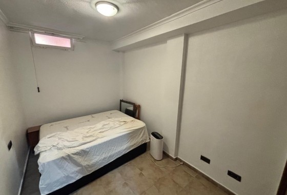 Herverkoop - Stadswoning -
Guardamar del Segura - Urbanizaciones