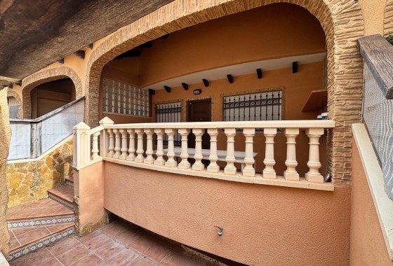 Herverkoop - Stadswoning -
Guardamar del Segura - Urbanizaciones