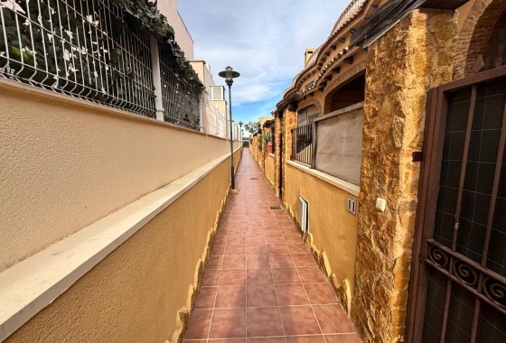 Herverkoop - Stadswoning -
Guardamar del Segura - Urbanizaciones