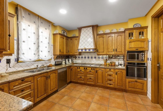 Venta - Chalet Independiente -
Torrevieja - La veleta