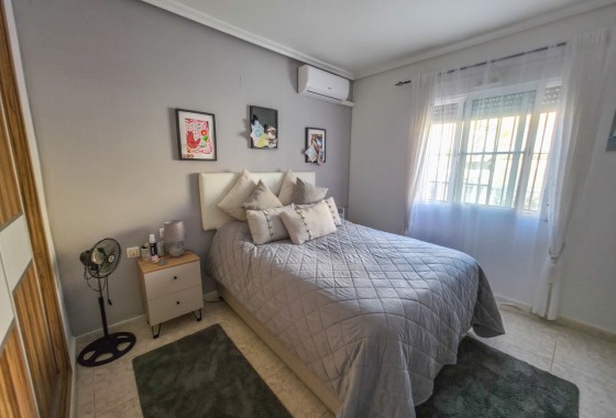 Herverkoop - Vrijstaande Villa -
Villamartín - Costa Blanca