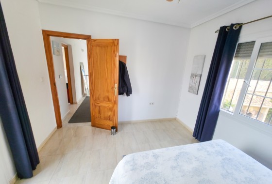 Herverkoop - Vrijstaande Villa -
Villamartín - Costa Blanca