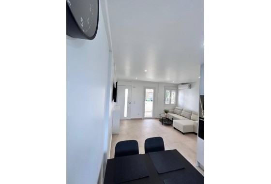 Sprzedaż - Apartament / Mieszkanie -
Cabo Roig - Costa Blanca