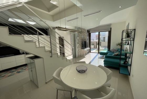 Venta - Villa adosada -
Villamartín