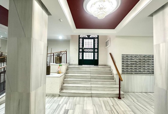 Venta - Apartamento / Piso -
Torrevieja - Center