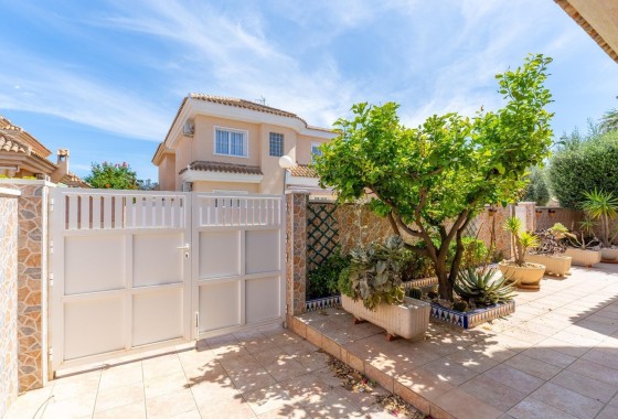 Herverkoop - Vrijstaande Villa -
Torrevieja - Los Balcones