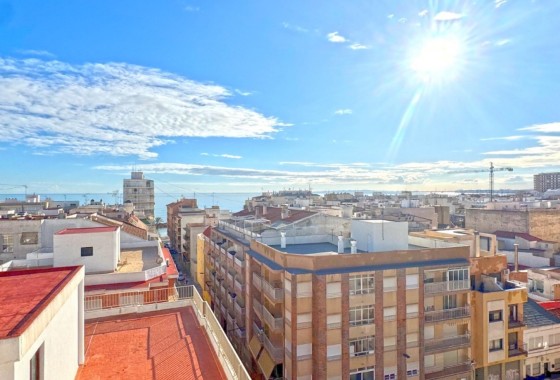 Sprzedaż - Apartament / Mieszkanie -
Torrevieja - Playa del Cura