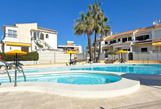 Venta - Apartamento / Piso -
Torrevieja - Torrelamata - La Mata