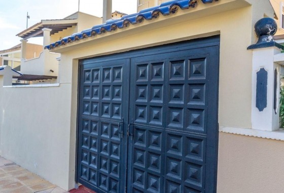 Herverkoop - Vrijstaande Villa -
Orihuela Costa - Villamartín