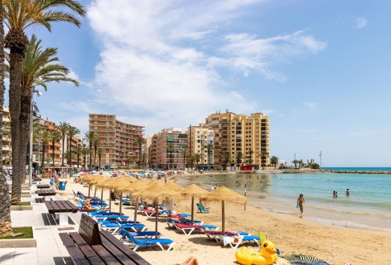 Venta - Apartamento / Piso -
Torrevieja - Estacion de autobuses
