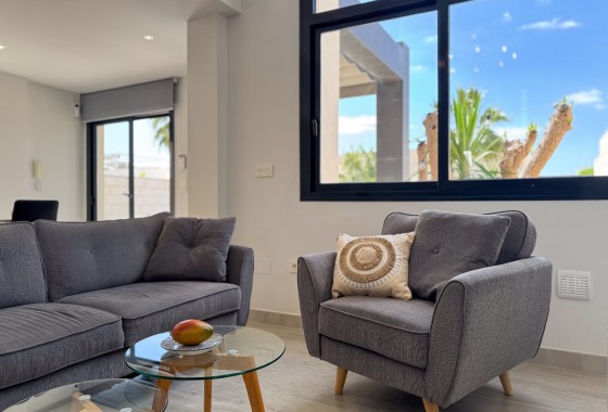 Herverkoop - Vrijstaande Villa -
Rojales - Inland