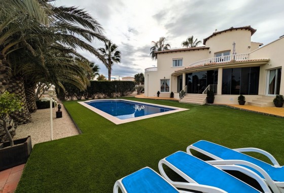 Venta - Chalet Independiente -
Campos del Rio
