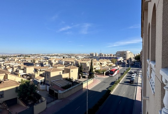 Venta - Apartamento / Piso -
Torrevieja