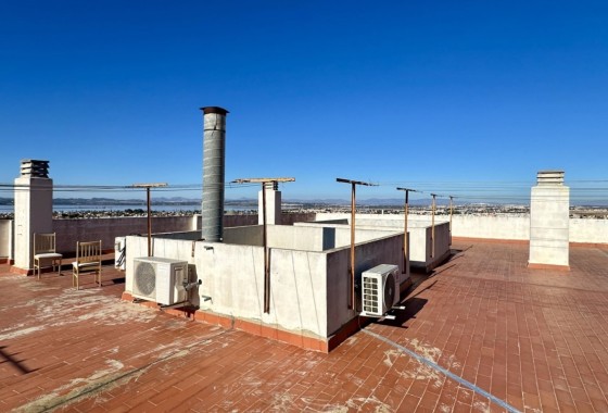Venta - Apartamento / Piso -
Torrevieja