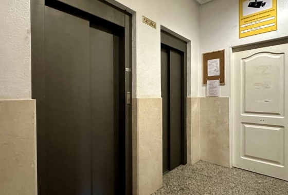 Venta - Apartamento / Piso -
Torrevieja