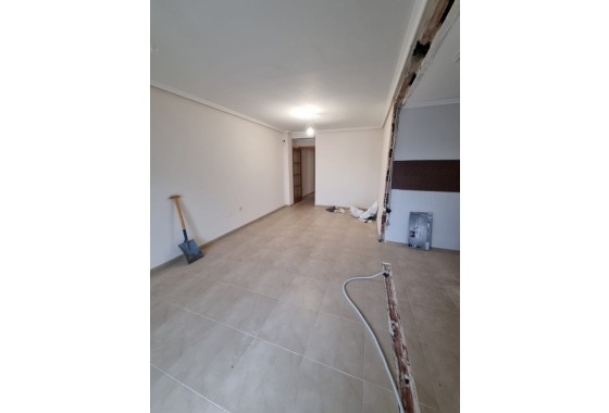Venta - Apartamento / Piso -
Torrevieja