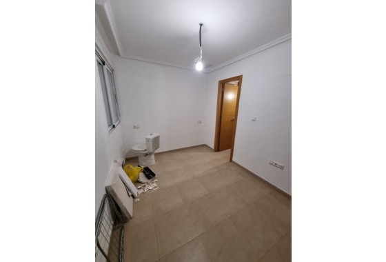 Venta - Apartamento / Piso -
Torrevieja