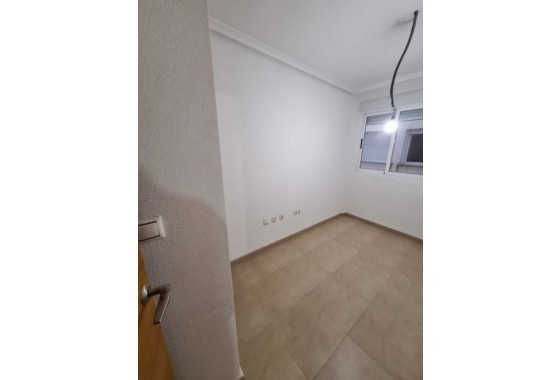 Venta - Apartamento / Piso -
Torrevieja