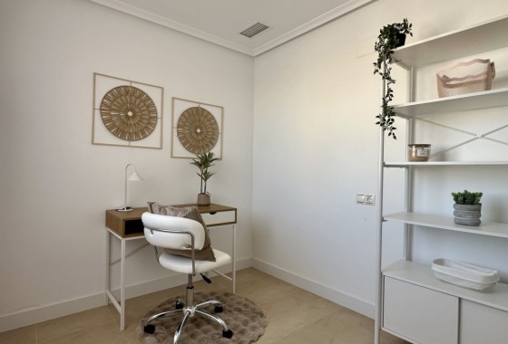 Venta - Apartamento / Piso -
Torrevieja